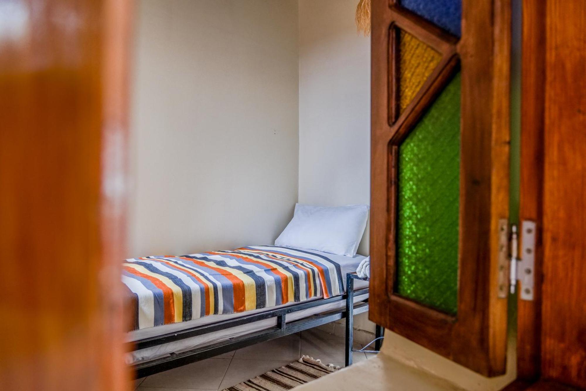Yakout Hostel 丹吉尔 外观 照片